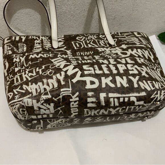 DKNY Bryant Medium Tote Graffiti purse handbag - Picture 7 of 14
